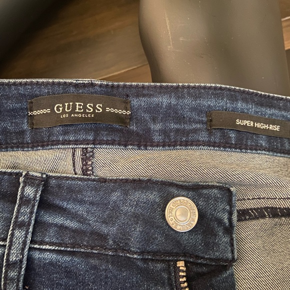 GUESS Side Zipper Stretch Jeans - Picture 9 of 10